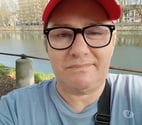Liège - Liège — homme 58 ans cherche minet max 23 ans non barbu