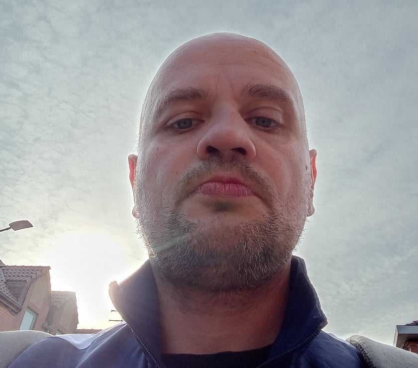 La Louvière - Hainaut — David sportif je recherche une relation sérieuse sincère