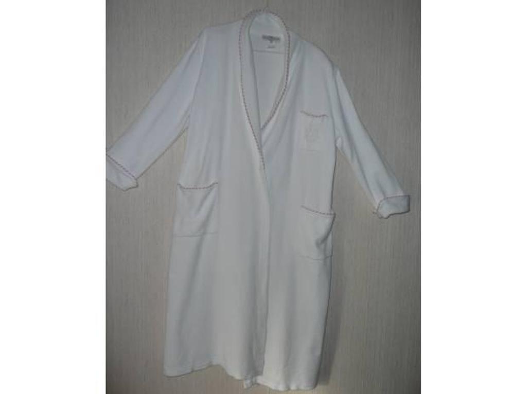 Vêtements occasion Seine-et-Marne Meaux - 77100 - Photos Vivastreet PEIGNOIR ou ROBE DE CHAMBRE L. TAVERNIER taille L femme