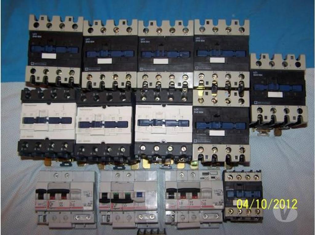 Matériel Hauts-de-Seine Issy les Moulineaux - 92130 - Photos Vivastreet LOT CONTACTEURS ET DISJONCTEURS ELECTRIQUES