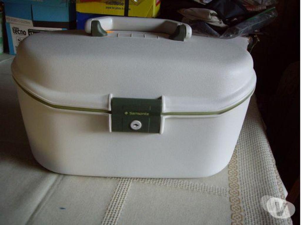 Accessoires - Bagagerie Bas-Rhin Bouxwiller - 67330 - Photos Vivastreet VANITYS RIGIDES de 3 € à 20 €- Neufs