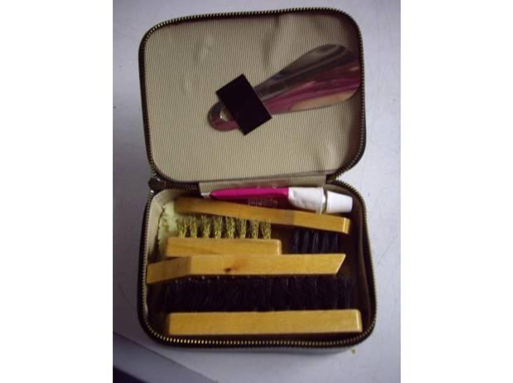 Accessoires - Bagagerie Bas-Rhin Bouxwiller - 67330 - Photos Vivastreet Trousses de voyage SET à chaussures à 0,80 € -Neuves