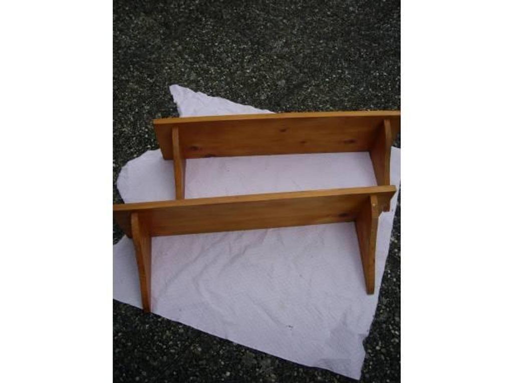 Ameublement & art de la table Bas-Rhin Bouxwiller - 67330 - Photos Vivastreet Etagères simples en bois à 0,80 € et 1,50 €