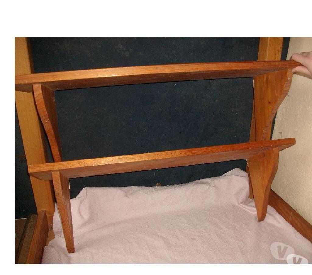 Ameublement & art de la table Bas-Rhin Bouxwiller - 67330 - Photos Vivastreet Etagères simples en bois à 0,80 € et 1,50 €
