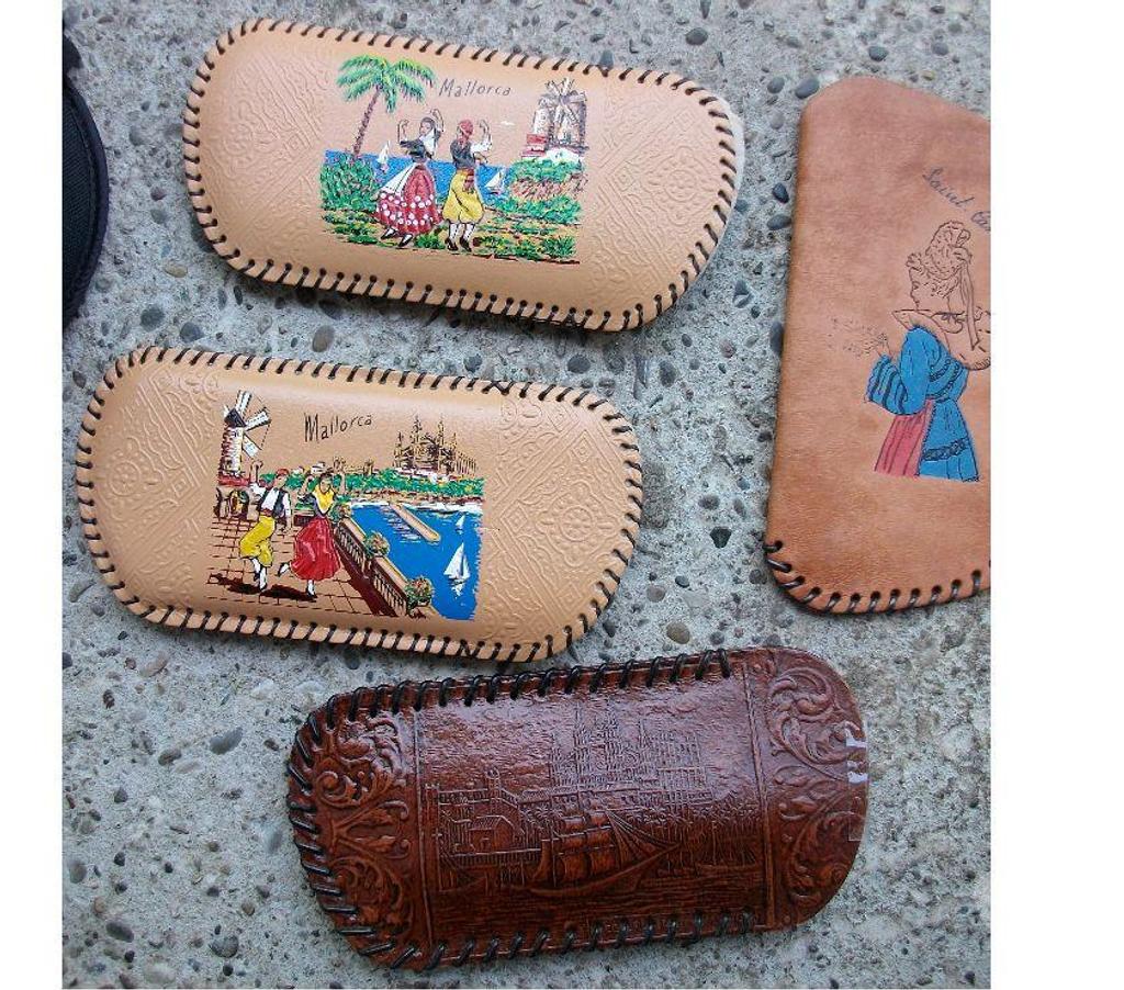 Accessoires - Bagagerie Bas-Rhin Bouxwiller - 67330 - Photos Vivastreet Etuis et Attaches-Lunettes -Neufs