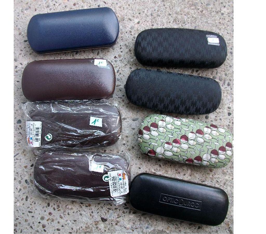 Accessoires - Bagagerie Bas-Rhin Bouxwiller - 67330 - Photos Vivastreet Etuis et Attaches-Lunettes -Neufs