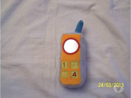 Jeux jouets occasion Issy les Moulineaux Hauts-de-Seine - Photos Vivastreet JOUET D'EVEIL 1ER AGE TELEPHONE PORTABLE EN TISSU