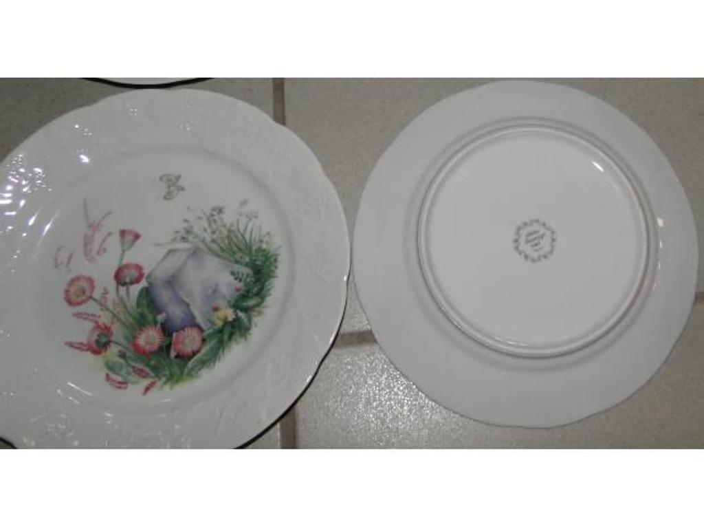 Ameublement & art de la table Seine-et-Marne Meaux - 77100 - Photos Vivastreet ASSIETTES A FROMAGE en porcelaine