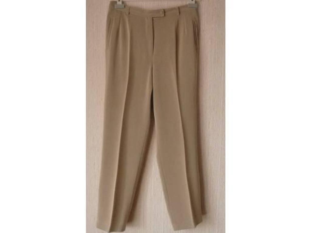 Vêtements occasion Seine-et-Marne Meaux - 77100 - Photos Vivastreet Lot de 3 PANTALONS femme "UN JOUR AILLEURS"