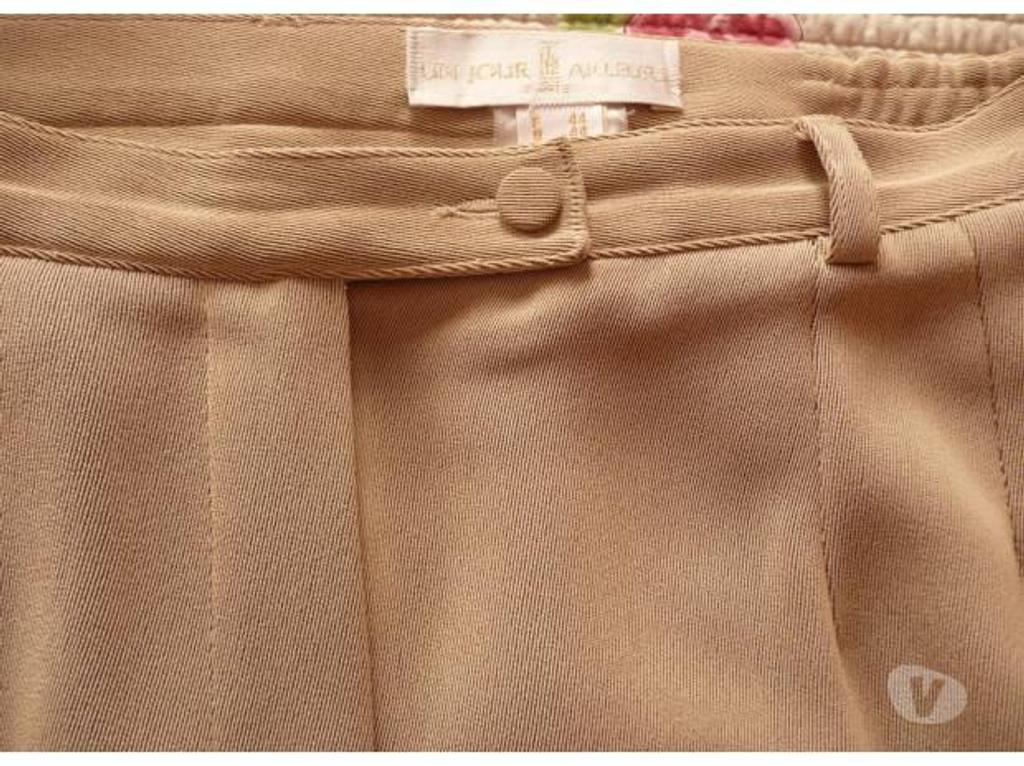 Vêtements occasion Seine-et-Marne Meaux - 77100 - Photos Vivastreet Lot de 3 PANTALONS femme "UN JOUR AILLEURS"