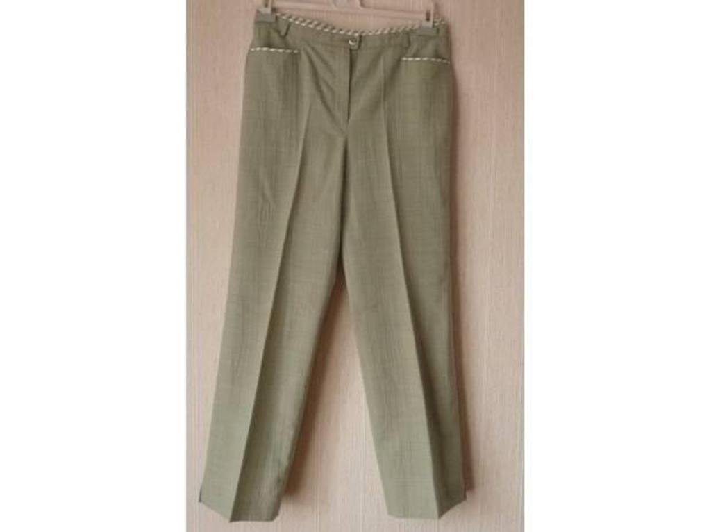 Vêtements occasion Seine-et-Marne Meaux - 77100 - Photos Vivastreet Lot de 3 PANTALONS femme "UN JOUR AILLEURS"
