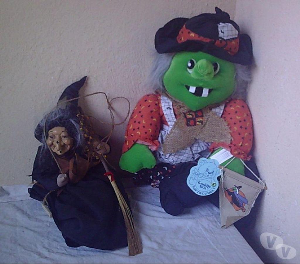 Jeux - Jouets Bas-Rhin Bouxwiller - 67330 - Photos Vivastreet Peluche et Figurine Sorcière 