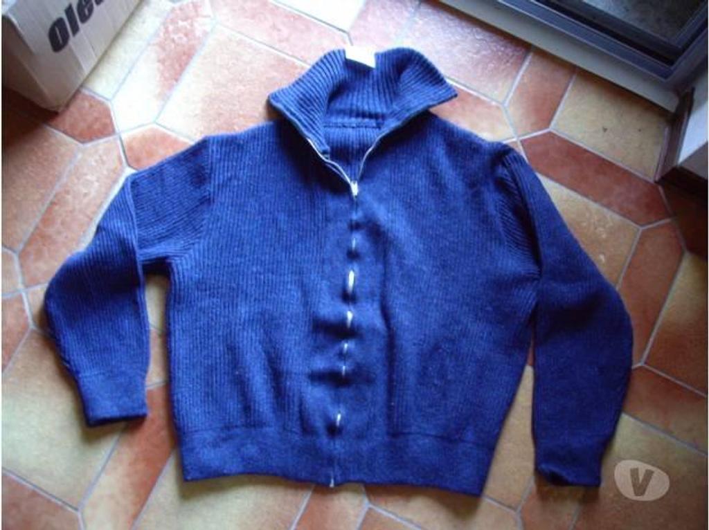 Vêtements occasion Bas-Rhin Bouxwiller - 67330 - Photos Vivastreet Gilets Homme Taille M + Taille 3 et 4 à 2 €