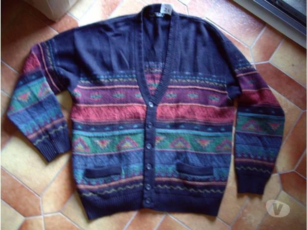 Vêtements occasion Bas-Rhin Bouxwiller - 67330 - Photos Vivastreet Gilets Homme Taille 5 à 2 €