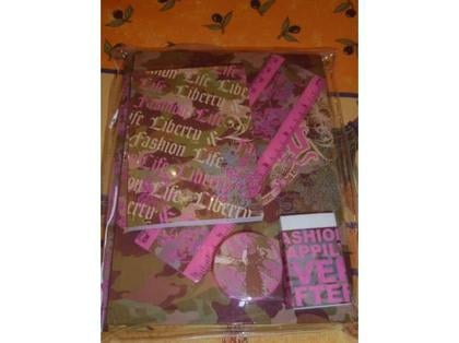 Jeux jouets occasion Feves Moselle - Photos Vivastreet Set ecole fourniture scolaire lot cahier fac enfant militair