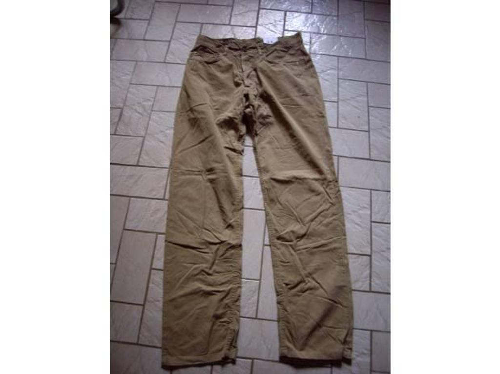 Vêtements occasion Bas-Rhin Bouxwiller - 67330 - Photos Vivastreet Pantalon Homme en Toile Kaki-Brun Taille 42