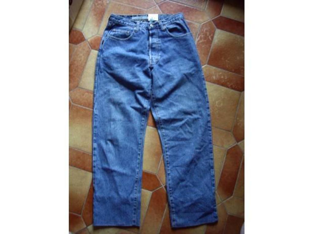 Vêtements occasion Bas-Rhin Bouxwiller - 67330 - Photos Vivastreet Pantalons JEANS Homme Taille 38 + Taille 40 à 3 €