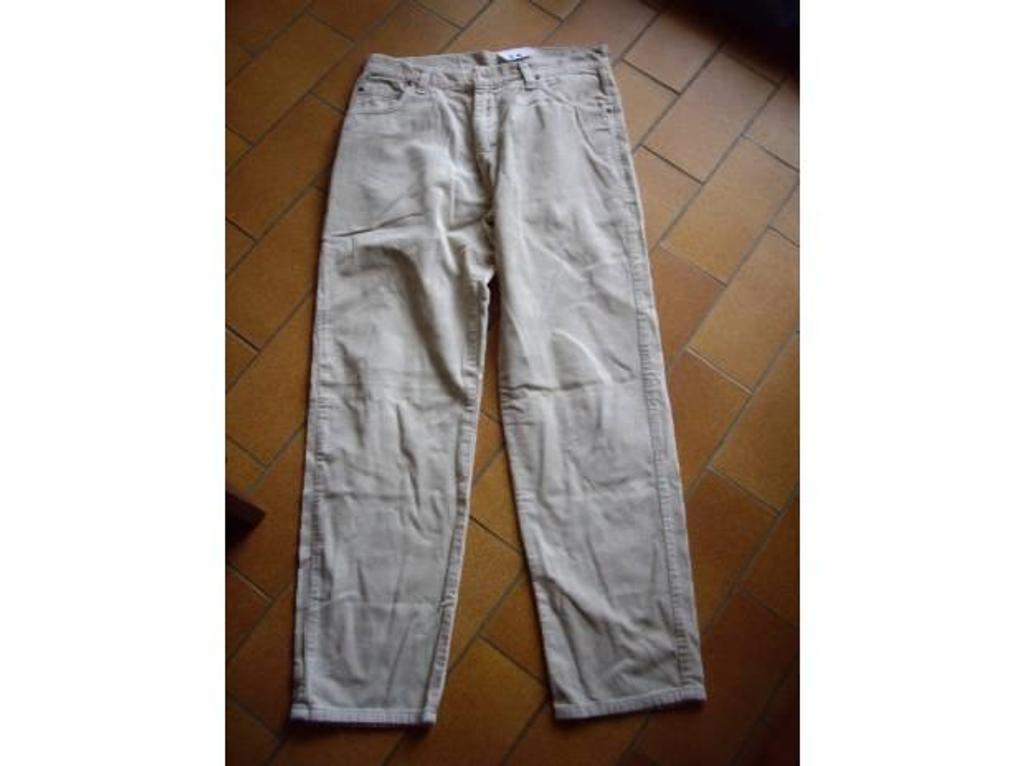 Vêtements occasion Bas-Rhin Bouxwiller - 67330 - Photos Vivastreet Pantalons JEANS Homme Taille 42 à 3 €