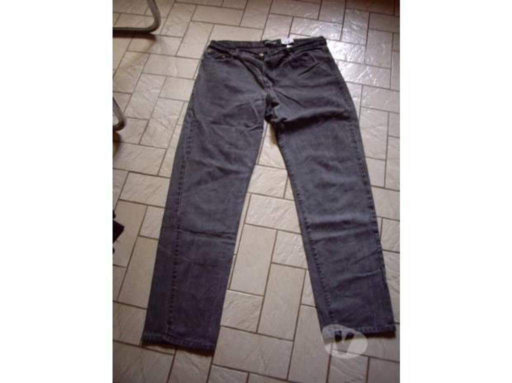 Vêtements occasion Bas-Rhin Bouxwiller - 67330 - Photos Vivastreet Pantalons JEANS Homme T.44 + T.46