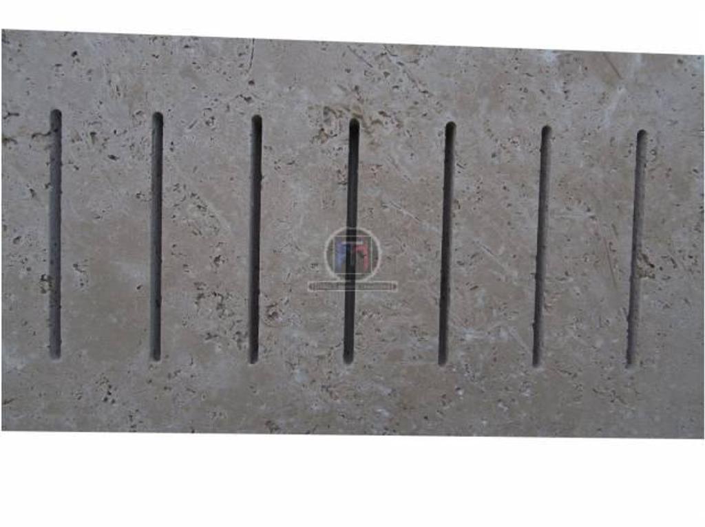  Bouches-du-Rhône Lancon Provence - 13680 - Photos Vivastreet Travertin Beige Caniveaux Grille Strie