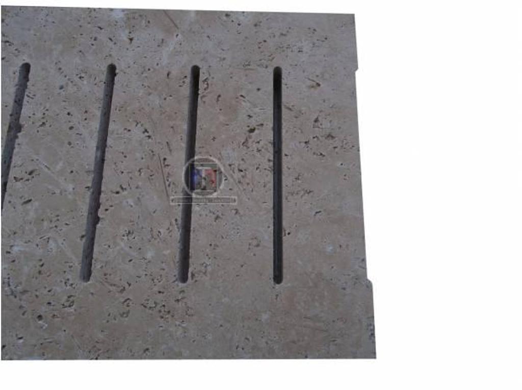  Bouches-du-Rhône Lancon Provence - 13680 - Photos Vivastreet Travertin Beige Caniveaux Grille Strie