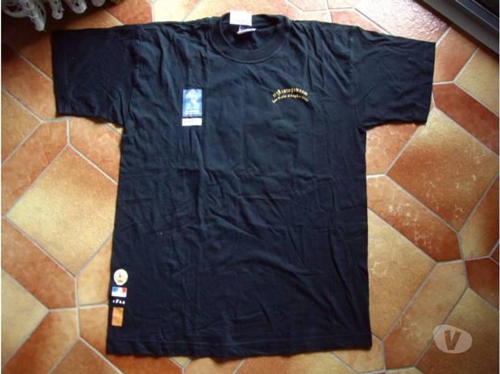 Vêtements occasion Bas-Rhin Bouxwiller - 67330 - Photos Vivastreet Tee-Shirts Taille L manches courtes Homme à 1 €