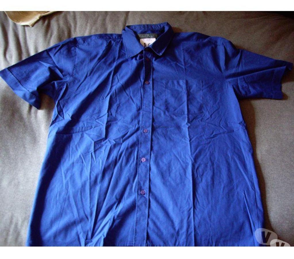 Vêtements occasion Bas-Rhin Bouxwiller - 67330 - Photos Vivastreet Chemises Homme m. courtes T45-46 ou T6 ou TXXL à 1 €