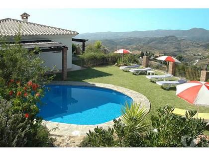 Locations vacances - Photos Vivastreet Villa nichée dans les collines..