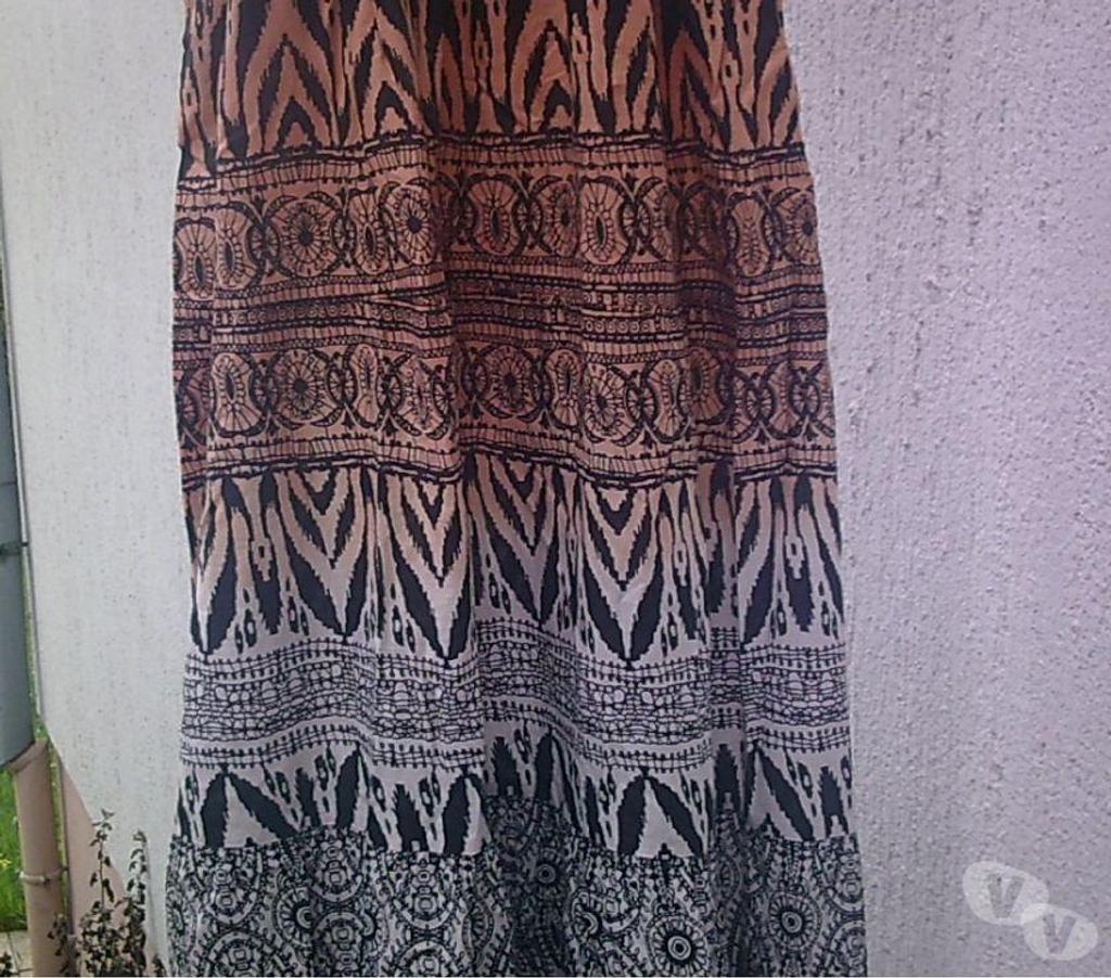 Vêtements occasion Bas-Rhin Bouxwiller - 67330 - Photos Vivastreet Robe Taille M (T.40-42) motif Orangé Africain