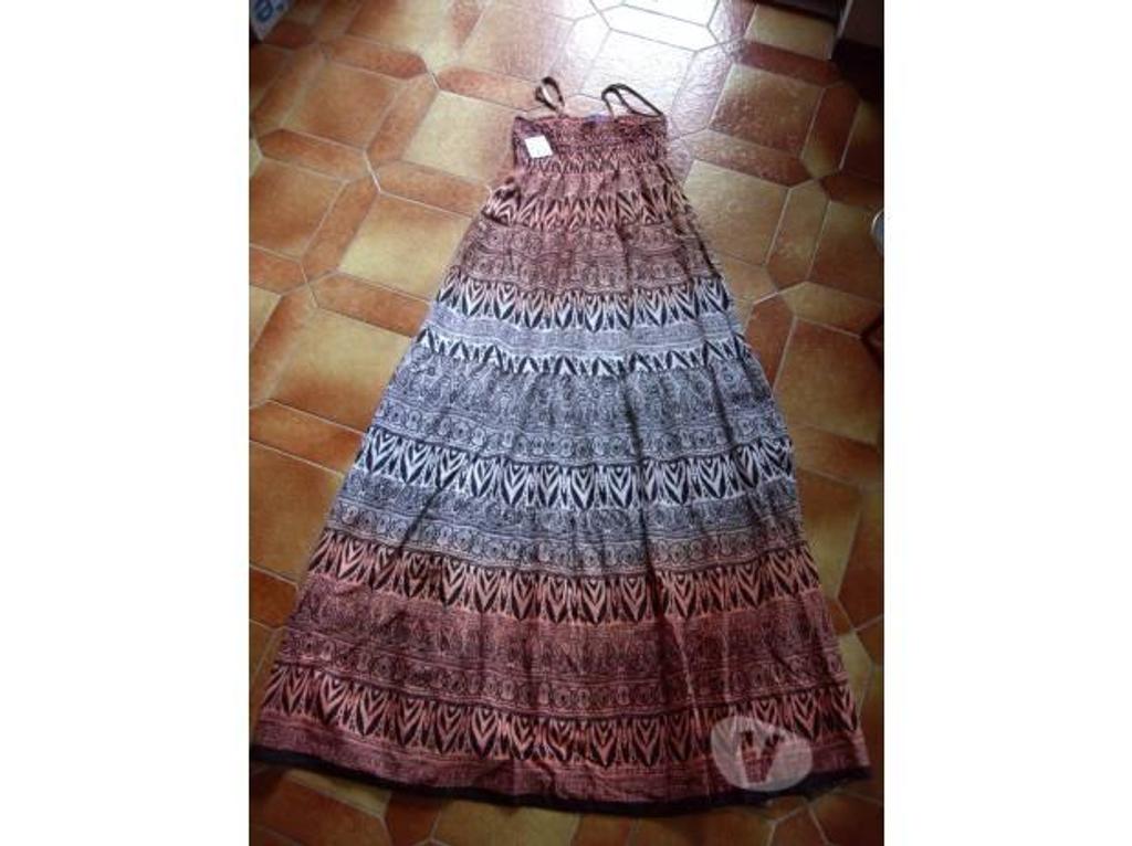Vêtements occasion Bas-Rhin Bouxwiller - 67330 - Photos Vivastreet Robe Taille M (T.40-42) motif Orangé Africain