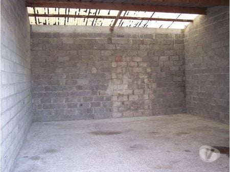 Parkings - Garages Seine-Maritime Eu - 76260 - Photos Vivastreet EU GrandGARAGE dans une cour fermée:52m2-Hporte:3m