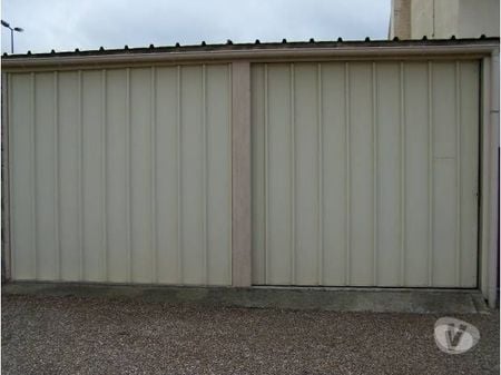 Parkings - Garages Seine-Maritime Eu - 76260 - Photos Vivastreet EU GrandGARAGE dans une cour fermée:52m2-Hporte:3m