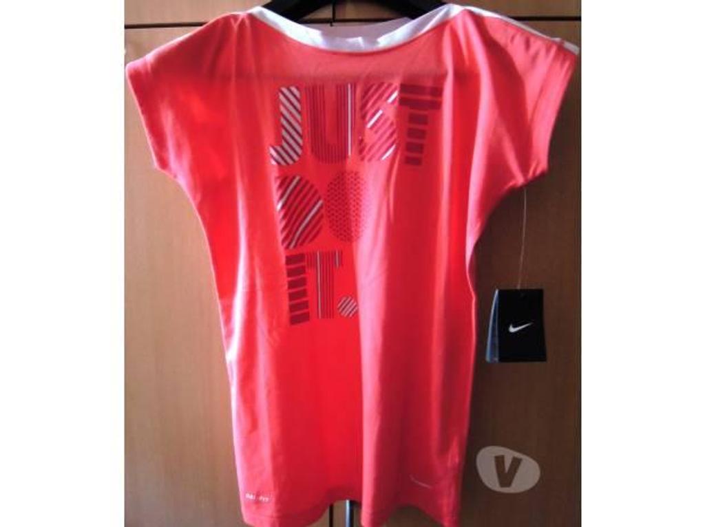 Vêtements occasion Lot-et-Garonne Villeneuve sur Lot - 47300 - Photos Vivastreet T shirt sport NIKE fille taille M ou L NEUF