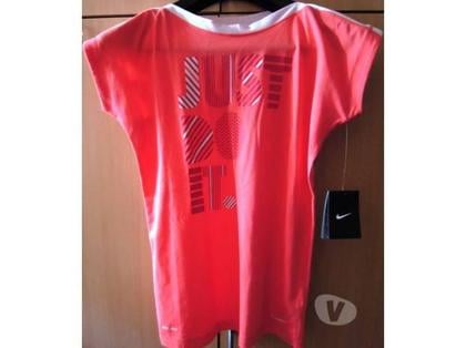 Vêtements Villeneuve sur Lot Lot-et-Garonne - Photos Vivastreet T shirt sport NIKE fille taille M ou L NEUF