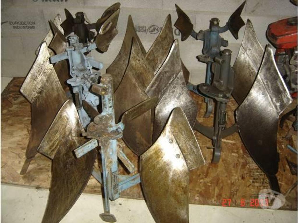 Matériel Côte-d'Or Dijon - 21000 - Photos Vivastreet charrue brabant attelage buttoir masse motoculteur staub