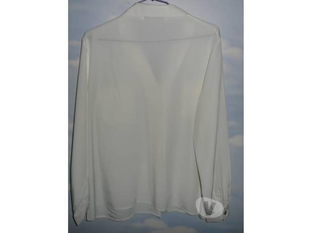 Vêtements occasion Seine-et-Marne Mareuil les Meaux - 77100 - Photos Vivastreet CHEMISIER femme taille 44