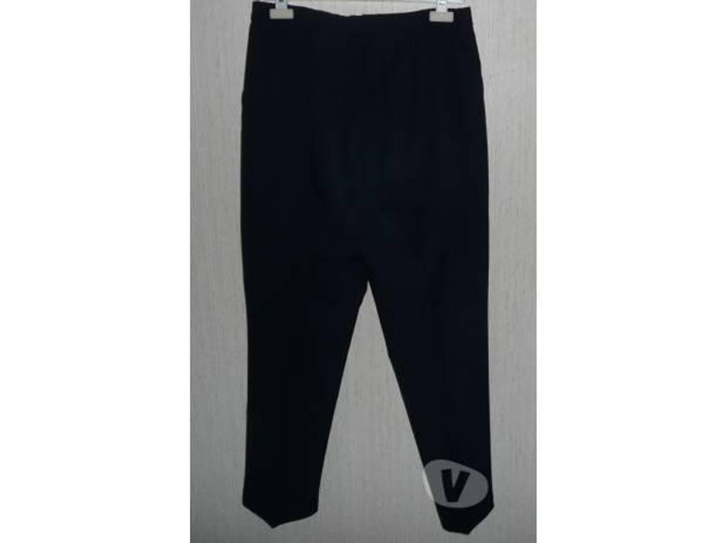Vêtements occasion Seine-et-Marne Meaux - 77100 - Photos Vivastreet PANTALON femme taille 44 marque MADELEINE