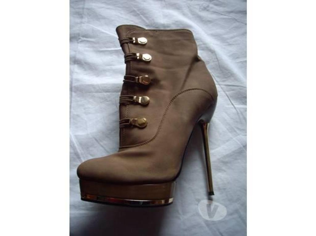 Chaussures Bas-Rhin Bouxwiller - 67330 - Photos Vivastreet Bottines Taupe pointure 40-Neuves -hauteur 14,5 cm