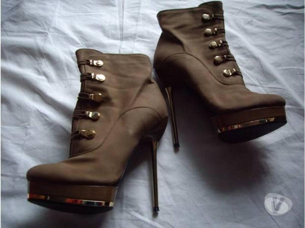 Chaussures Bas-Rhin Bouxwiller - 67330 - Photos Vivastreet Bottines Taupe pointure 40-Neuves -hauteur 14,5 cm