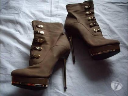 Chaussures occasion Bouxwiller Bas-Rhin - Photos Vivastreet Bottines Taupe pointure 40-Neuves -hauteur 14,5 cm
