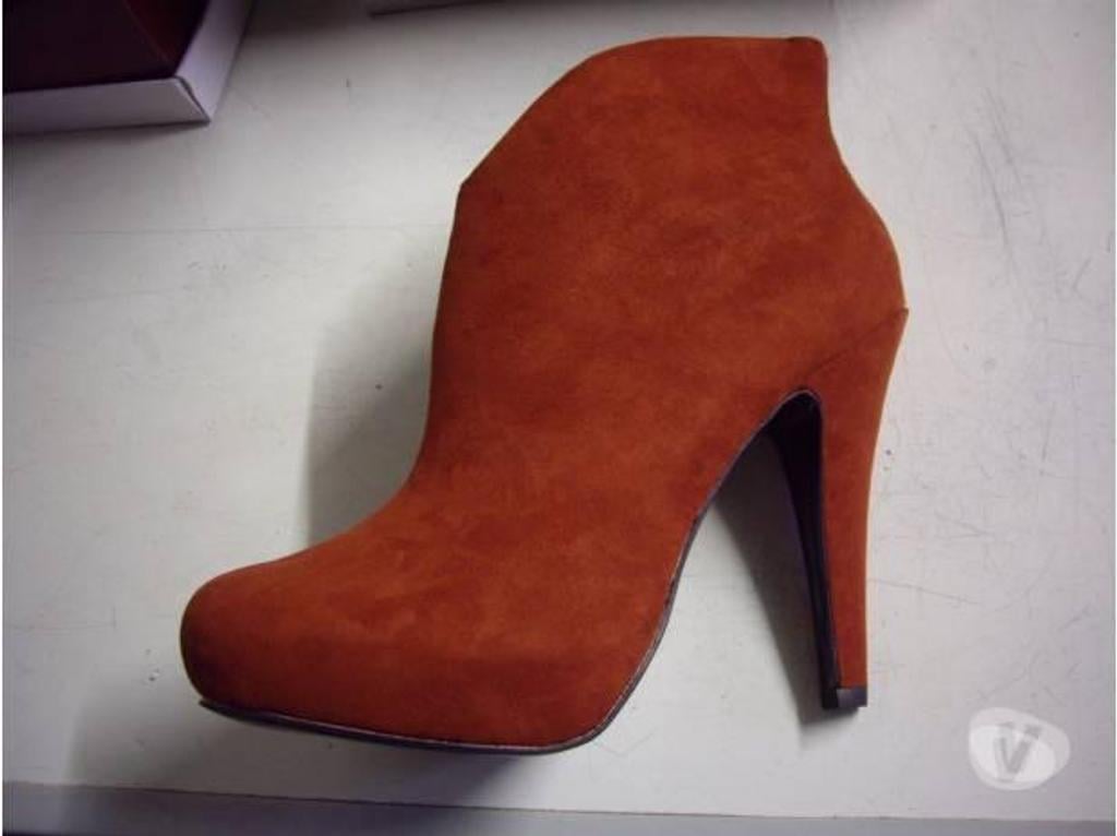 Chaussures Bas-Rhin Bouxwiller - 67330 - Photos Vivastreet Bottines coloris Brique pt 41 à 15 €-Neuves