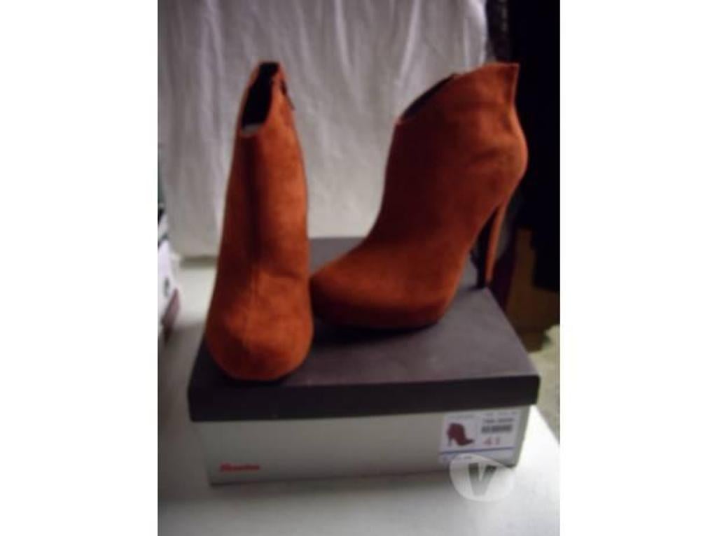 Chaussures Bas-Rhin Bouxwiller - 67330 - Photos Vivastreet Bottines coloris Brique pt 41 à 15 €-Neuves