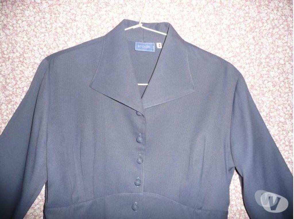 Vêtements occasion Seine-et-Marne Meaux - 77100 - Photos Vivastreet CHEMISIER femme taille 2