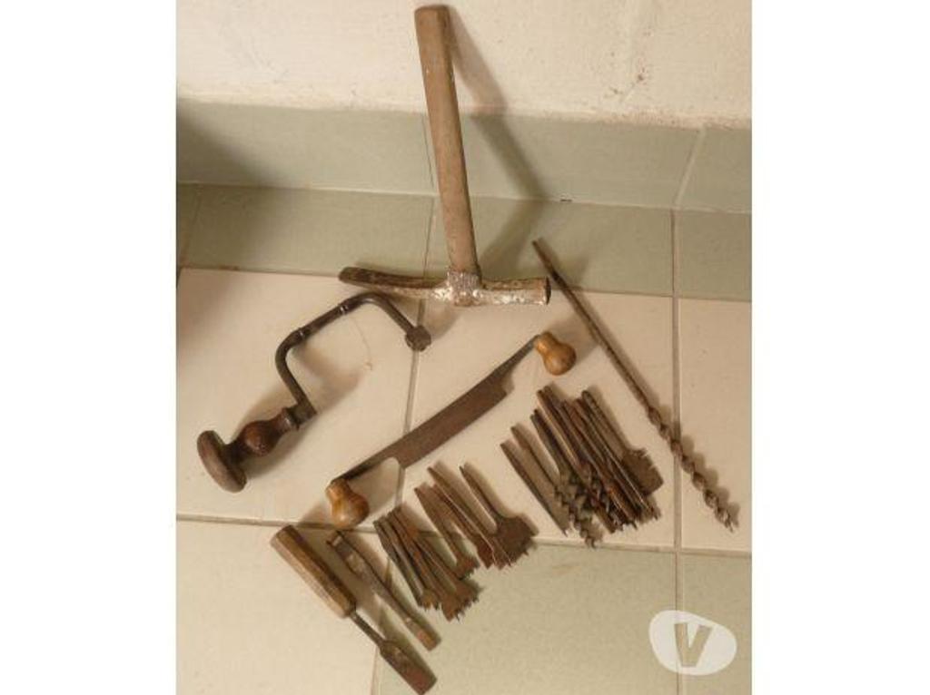  Seine-et-Marne Meaux - 77100 - Photos Vivastreet OUTILS ANCIENS de MENUISIER