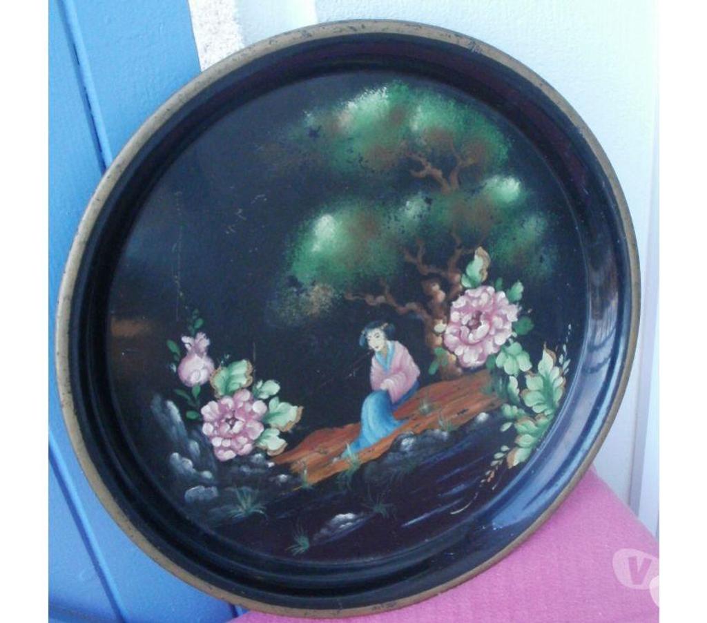 Décoration - art Tarn-et-Garonne Montauban - 82000 - Photos Vivastreet Ancien plateau en tole peint décor du Japon, Ø 34 cm