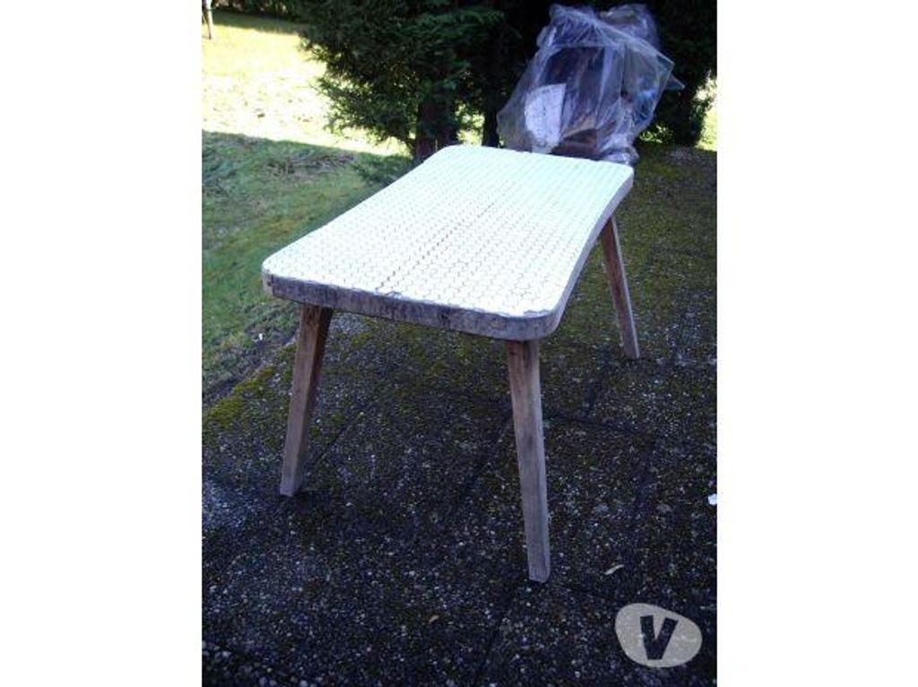 Ameublement & art de la table Bas-Rhin Bouxwiller - 67330 - Photos Vivastreet Table mi-haute carrelée à 6 €