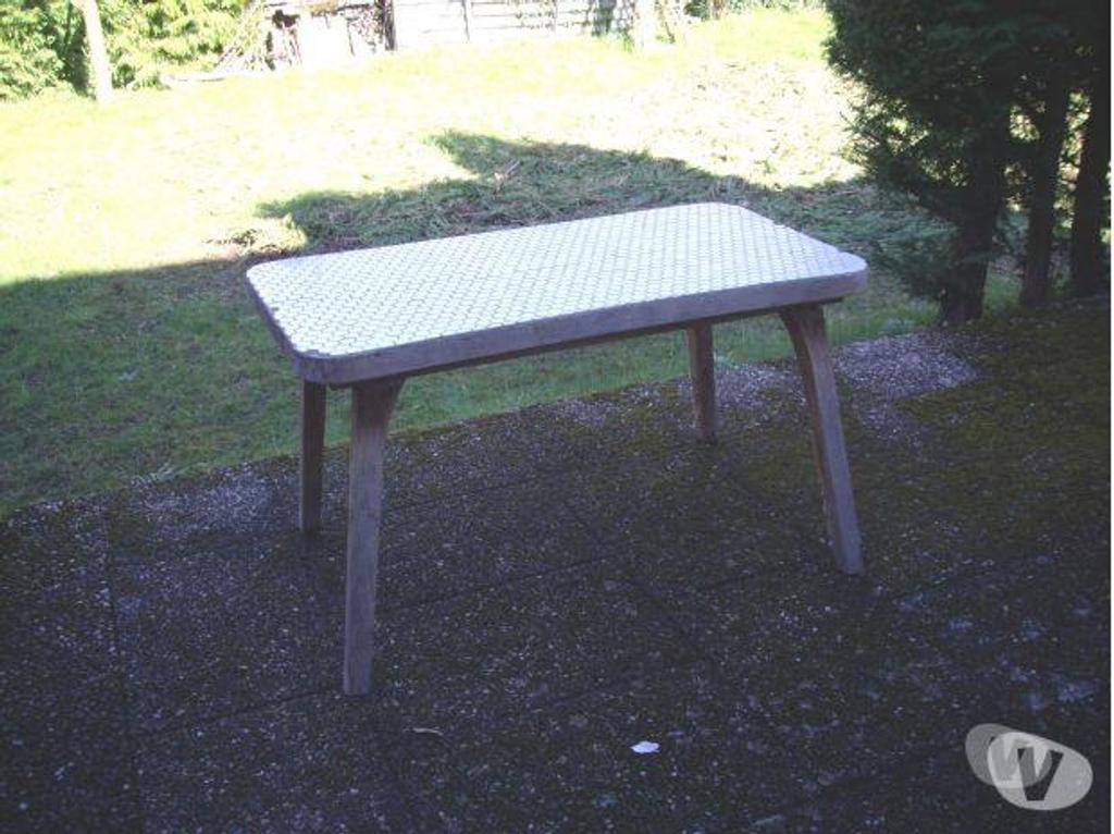 Ameublement & art de la table Bas-Rhin Bouxwiller - 67330 - Photos Vivastreet Table mi-haute carrelée à 6 €