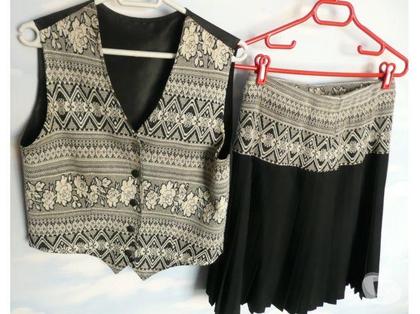 Vêtements occasion Meaux Seine-et-Marne - Photos Vivastreet Ensemble pour femme JUPE PLISEE et GILET