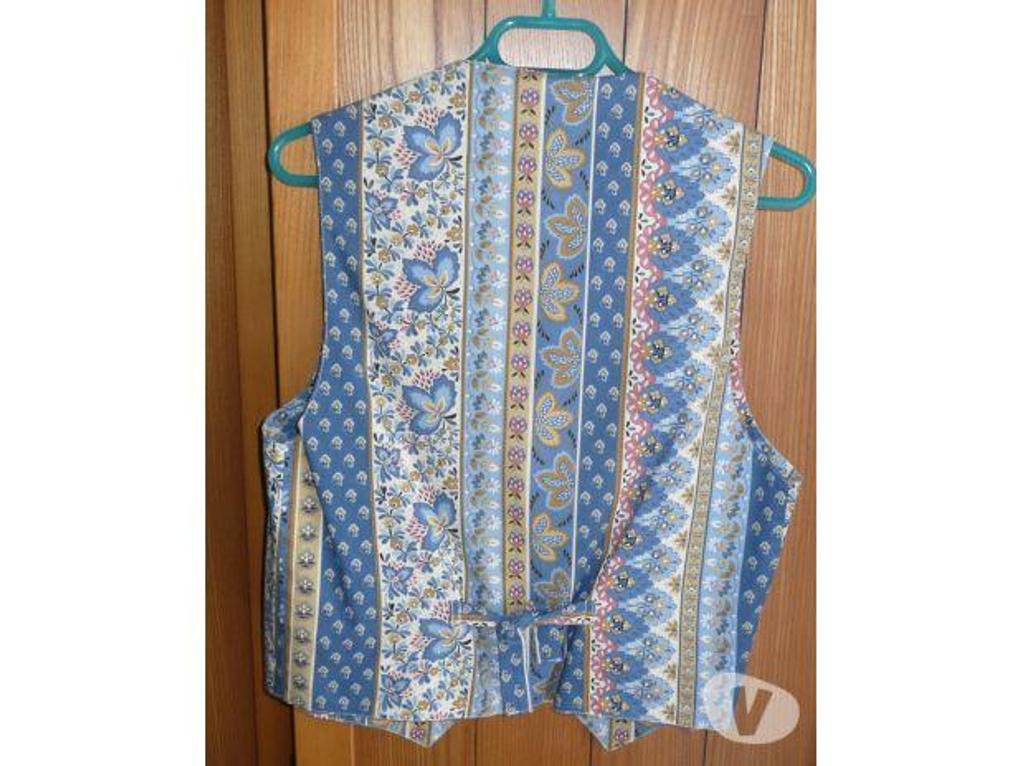 Vêtements occasion Seine-et-Marne Meaux - 77100 - Photos Vivastreet GILET pour femme style provençal