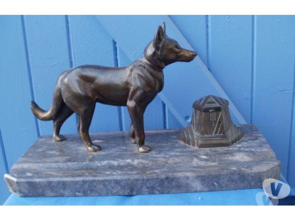 Décoration - art Tarn-et-Garonne Montauban - 82000 - Photos Vivastreet ENCRIER Art Deco Chien en regule sur une plaque de marbre